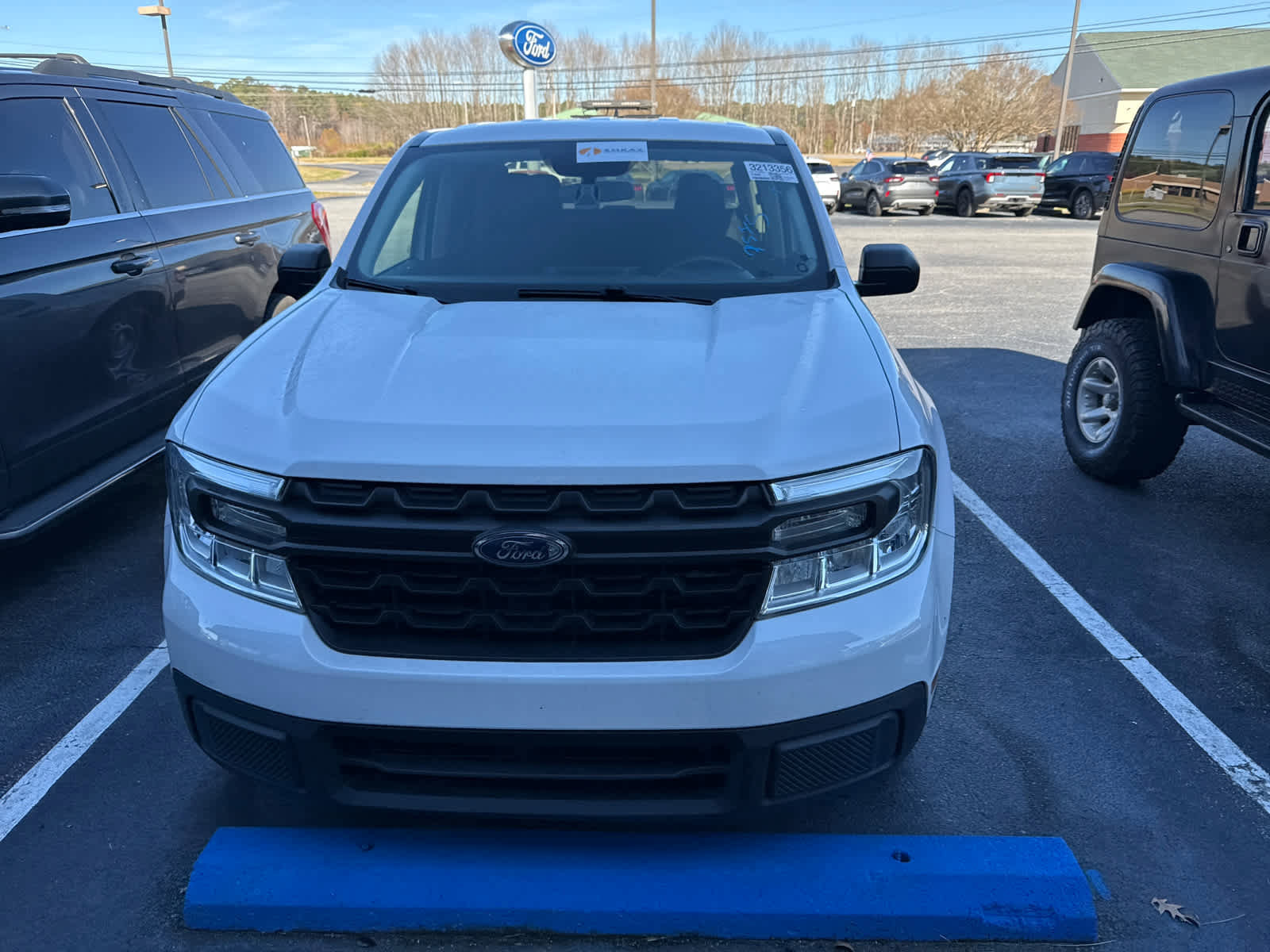 Used 2022 Ford Maverick XL image 2