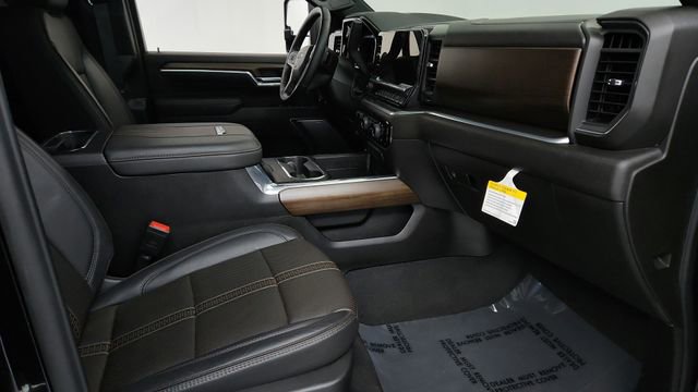 Used 2025 Chevrolet Silverado 2500 High Country w/ Midnight Edition image 22