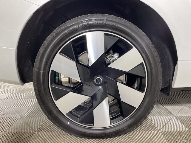 Certified 2025 Volvo XC60 T8 Plus w/ Protection Package Premier AWD/4WD image 16