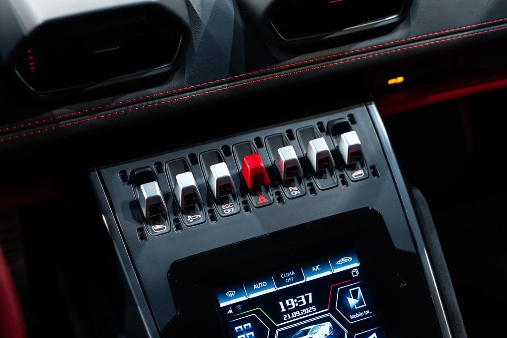 Used 2017 Lamborghini Huracan LP 580-2 image 33