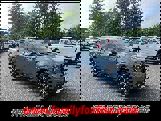 New 2025 Ford Maverick Lariat w/ 4K Tow Package