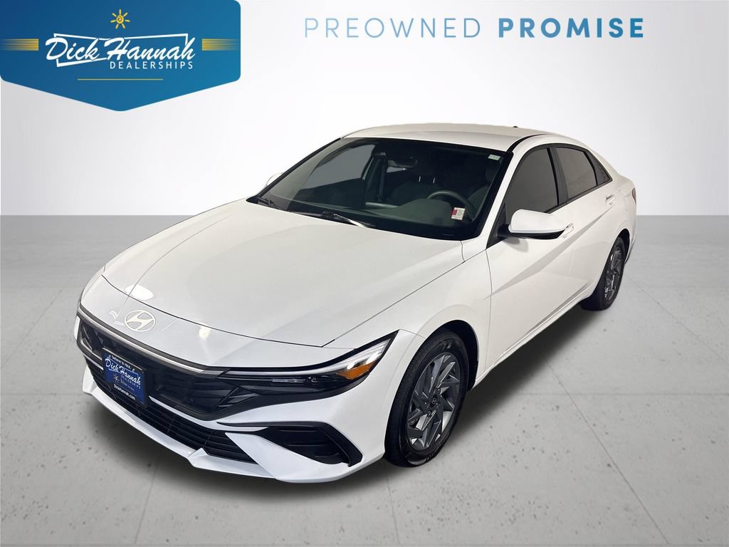 Used 2025 Hyundai Elantra Hybrid FWD image 1