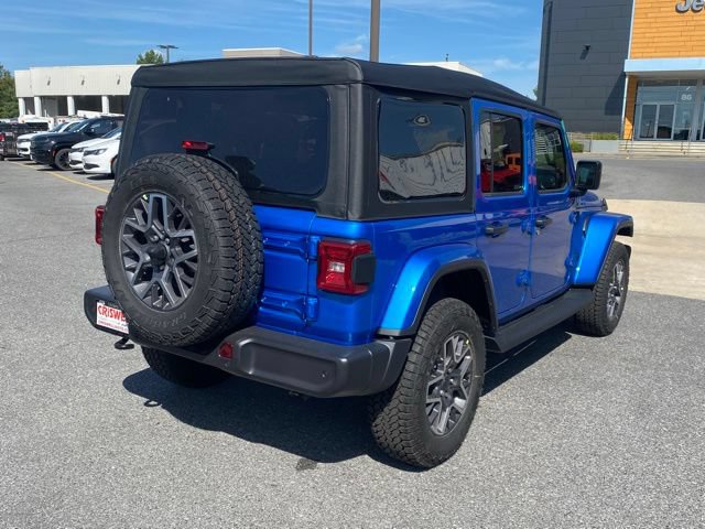 New 2025 Jeep Wrangler Unlimited Sahara AWD/4WD image 8