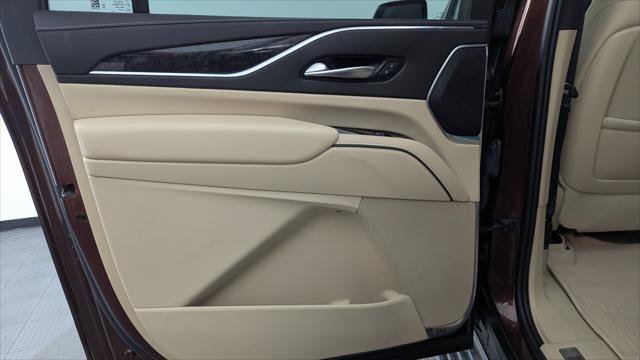 Used 2023 Cadillac Escalade ESV Premium Luxury w/ Performance Package AWD/4WD image 16