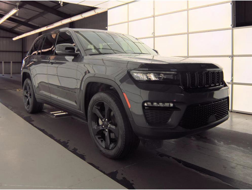Used 2024 Jeep Grand Cherokee Limited w/ Black Appearance Package