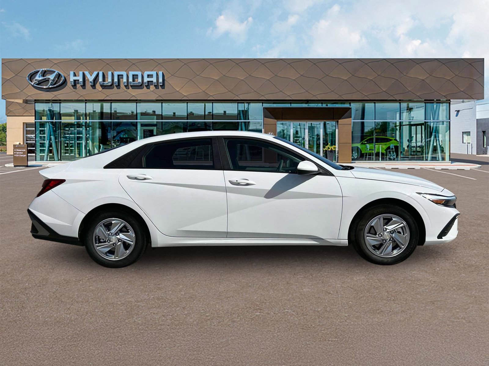 Used 2025 Hyundai Elantra SE image 9