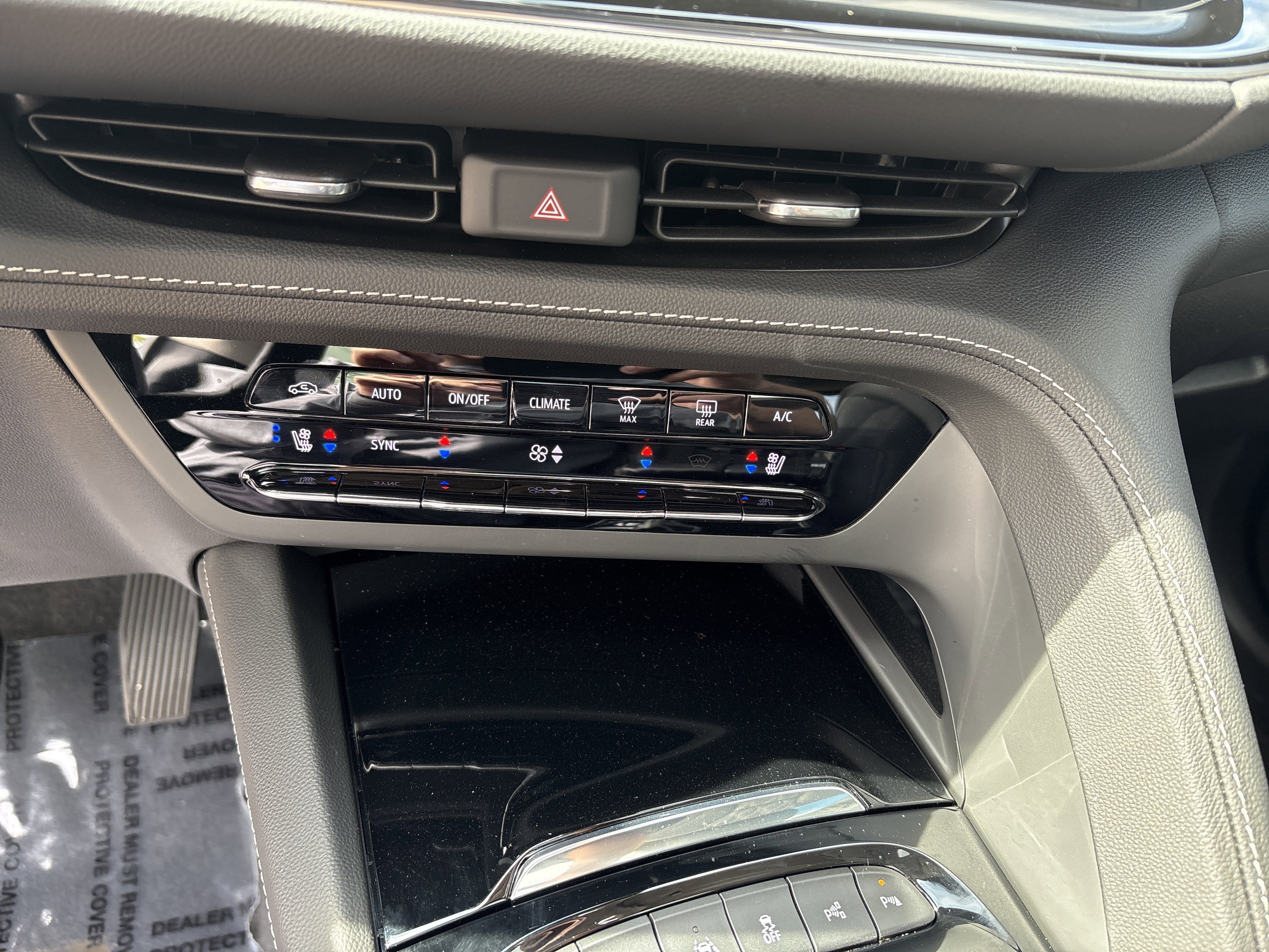 Used 2023 Buick Envision Avenir AWD/4WD image 22