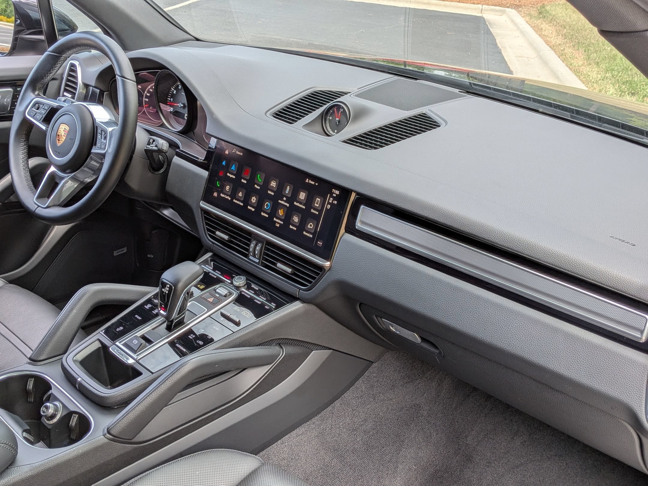 Certified 2022 Porsche Cayenne Platinum Edition AWD/4WD image 28