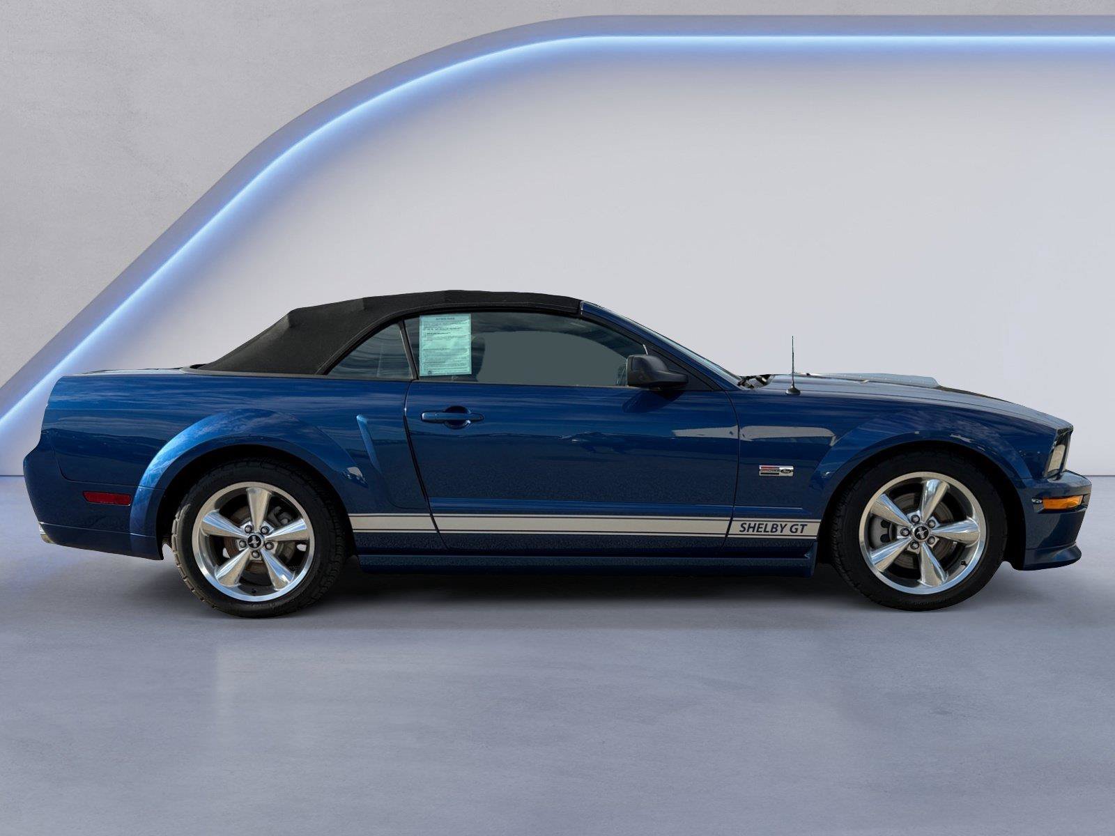 Used 2008 Ford Mustang GT RWD image 2