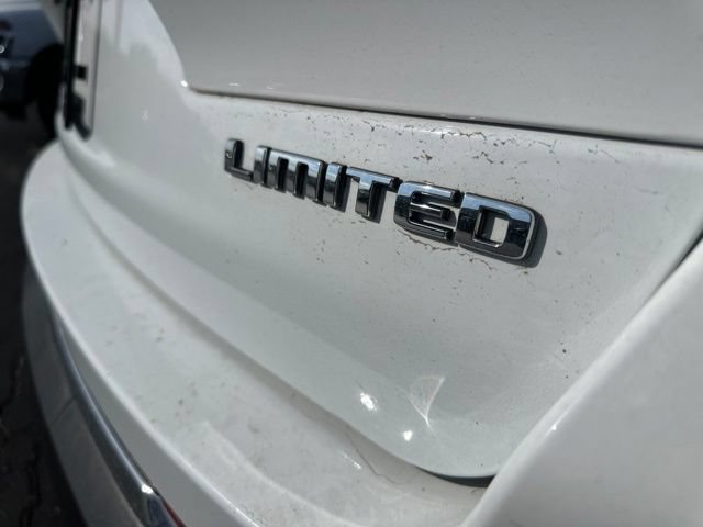 Used 2023 Jeep Grand Cherokee L Limited w/ MOPAR Finishing Package AWD/4WD image 13