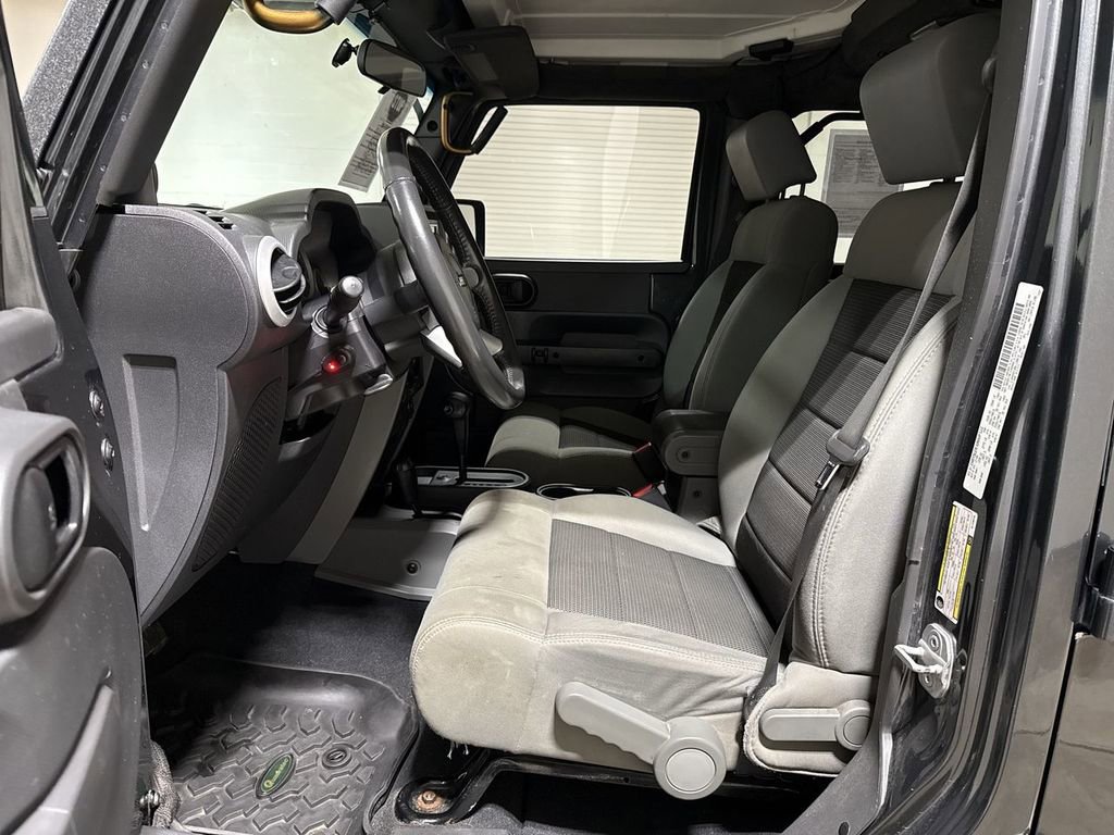 Used 2010 Jeep Wrangler Unlimited Sahara w/ Dual Top Group image 17