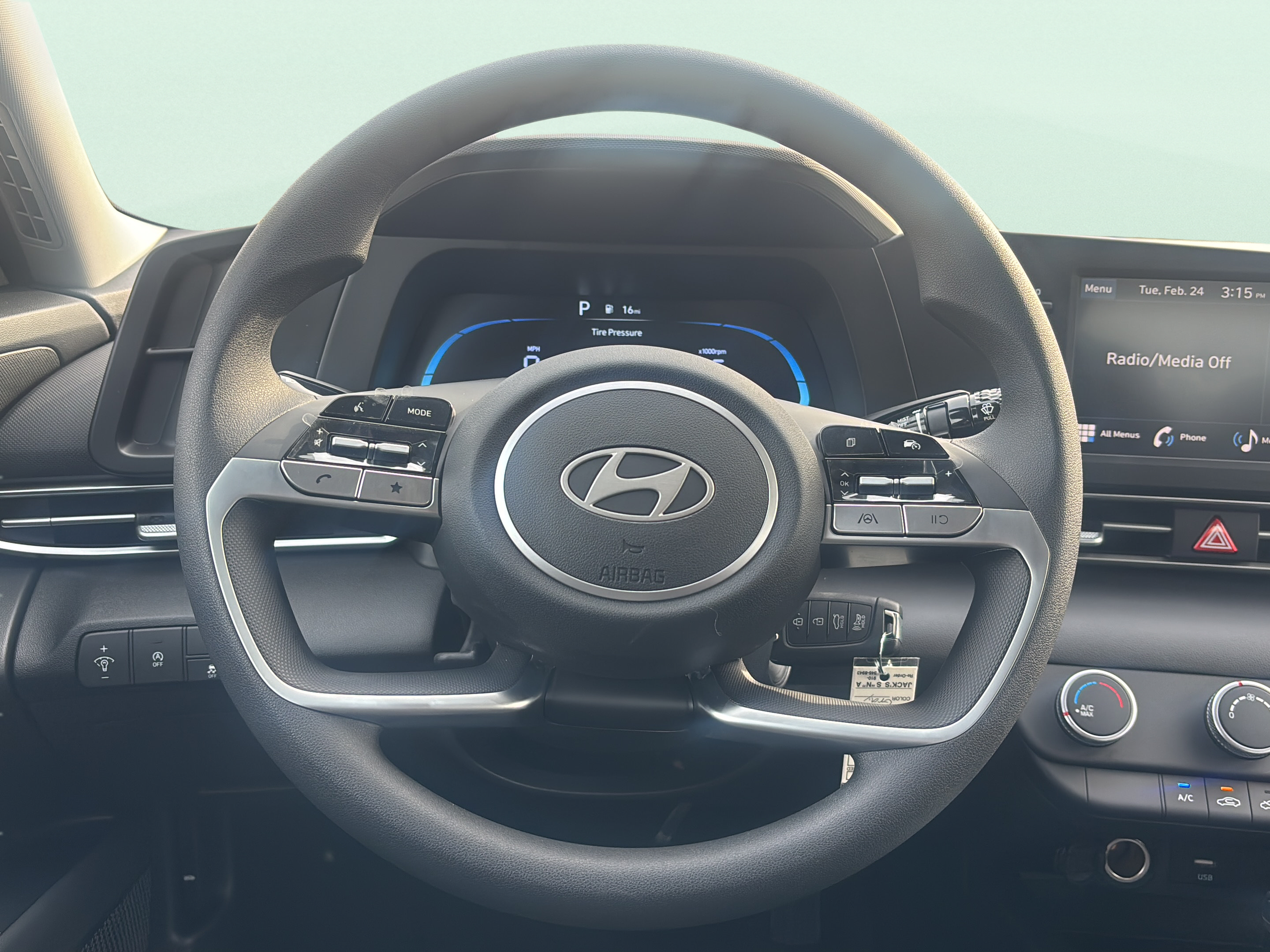 Certified 2026 Hyundai Elantra SE FWD image 12