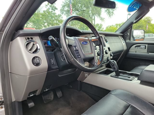 Used 2017 Ford Expedition XLT w/ Equipment Group 201A AWD/4WD image 10