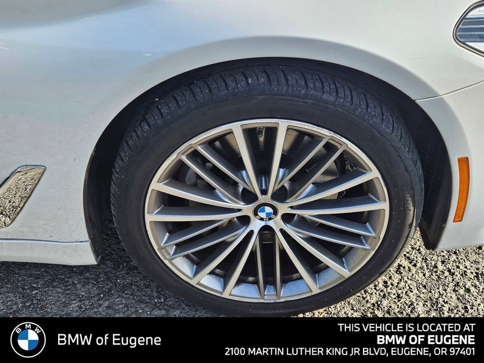Used 2019 BMW 540i w/ Executive Package RWD image 9