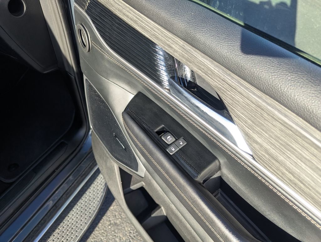 Used 2024 Jeep Wagoneer Series II w/ Flexible Seating Group image 34