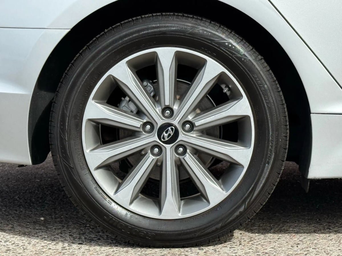 Used 2016 Hyundai Sonata Limited image 24