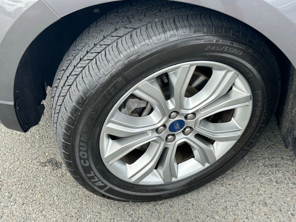Used 2022 Ford Edge Titanium image 33