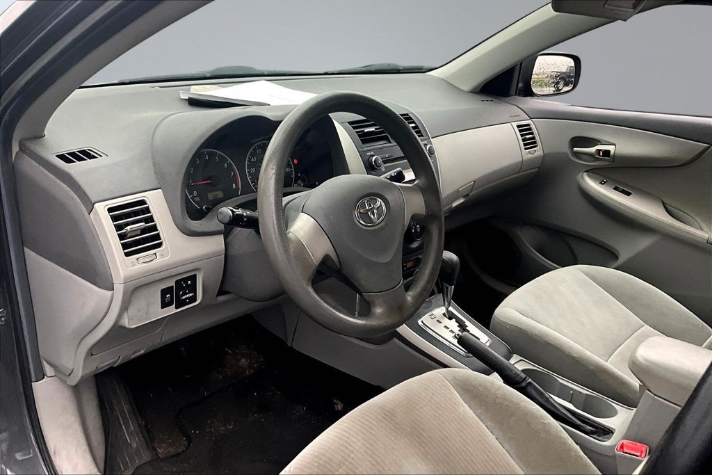 Used 2010 Toyota Corolla LE FWD image 17