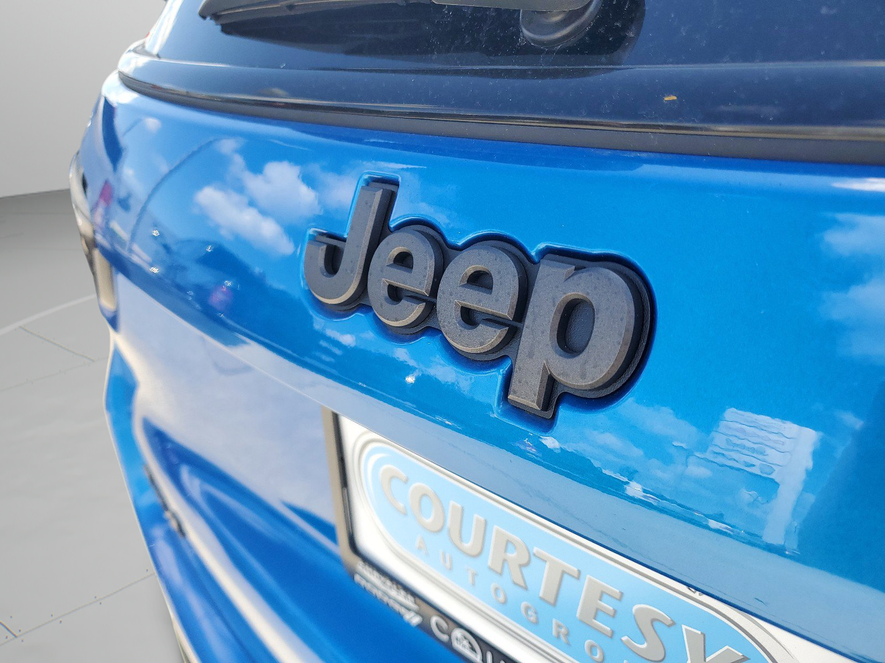 Used 2026 Jeep Compass Latitude AWD/4WD image 32