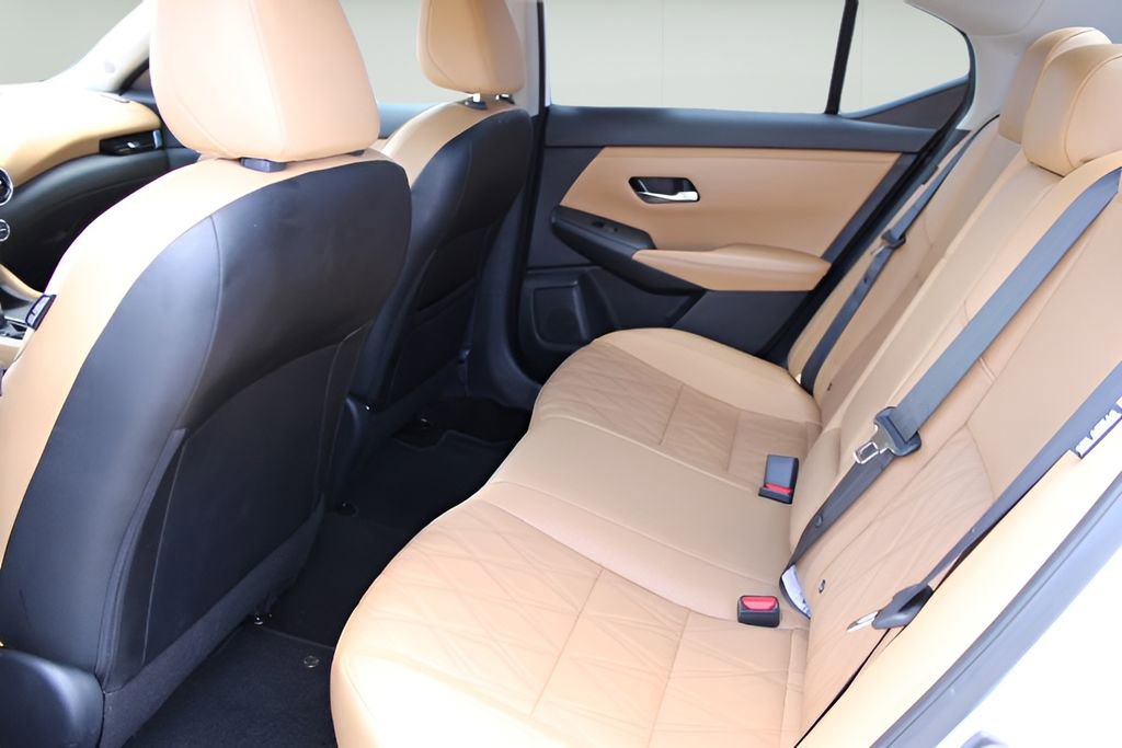 Used 2022 Nissan Sentra SV w/ SV Premium Package image 20