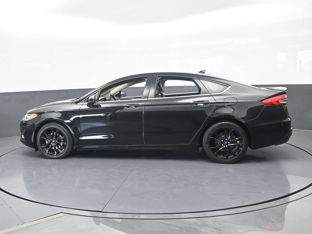 Used 2019 Ford Fusion SE w/ Equipment Group 151A FWD image 3