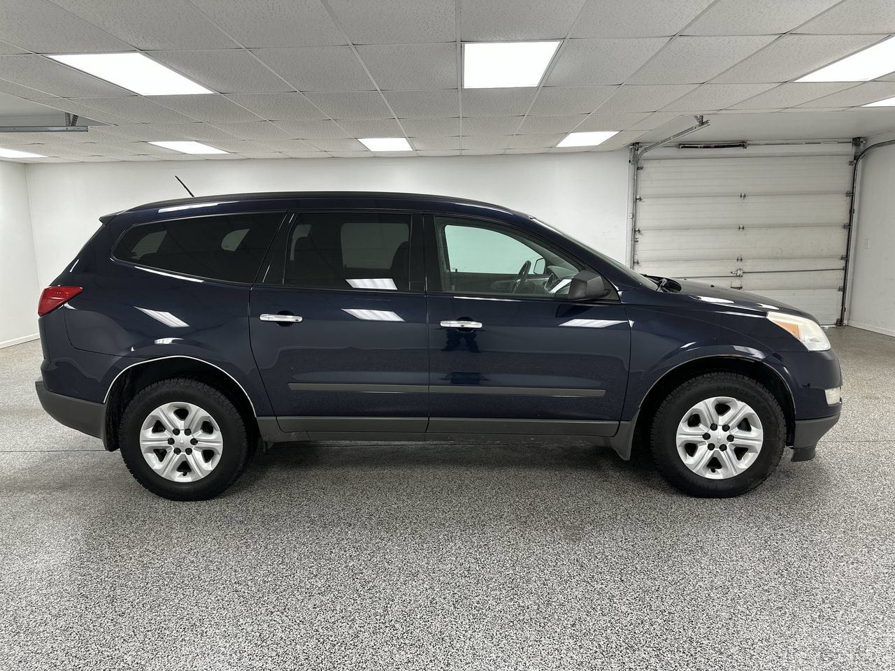 Used 2012 Chevrolet Traverse LS FWD image 9