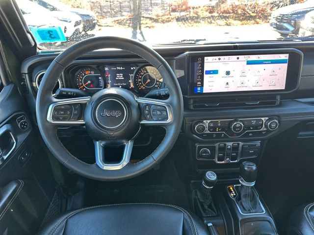 Used 2024 Jeep Wrangler Sahara image 16