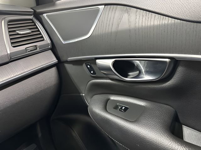 Used 2020 Volvo XC90 T6 Momentum w/ Protection Package image 35