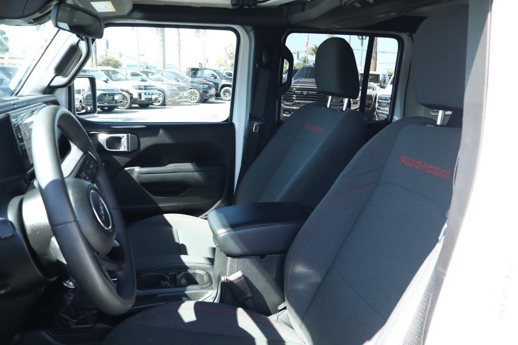 Certified 2025 Jeep Wrangler Unlimited Rubicon AWD/4WD image 18
