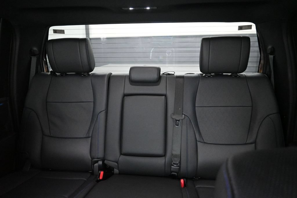 Used 2024 Toyota Tundra Platinum AWD/4WD image 17