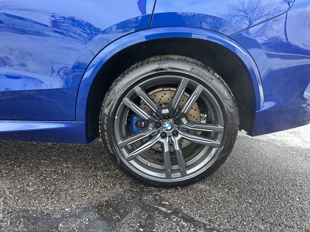 Used 2022 BMW X5 M w/ Executive Package image 21