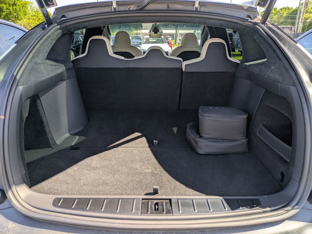 Used 2024 Tesla Model X image 23