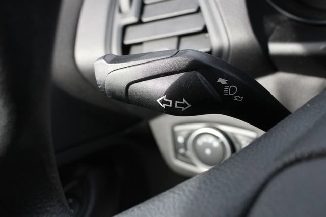 Used 2019 Ford Escape SE image 11