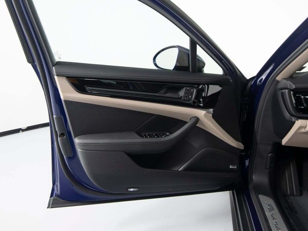 New 2026 Porsche Panamera 4 AWD/4WD image 18