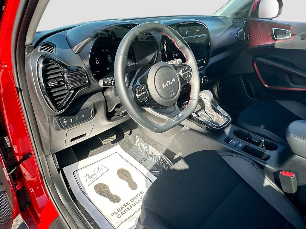 Used 2025 Kia Soul GT-Line w/ GT-Line Technology Package FWD image 9
