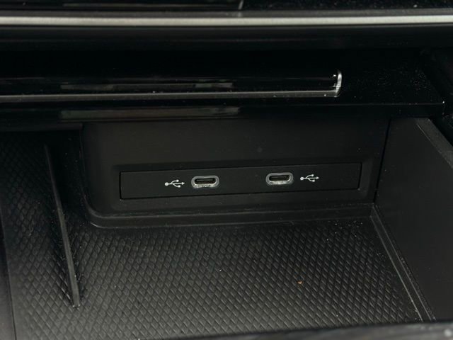 Used 2025 Volkswagen Atlas Cross Sport SE image 31