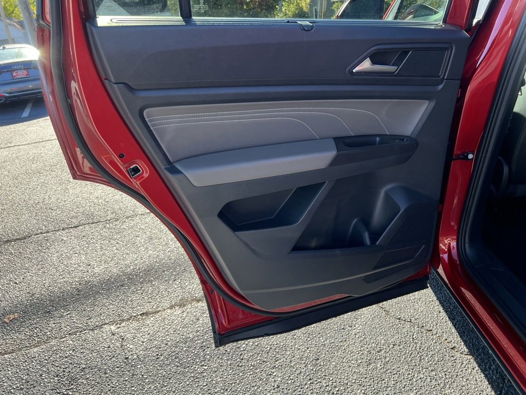 Used 2023 Volkswagen Atlas SE image 22