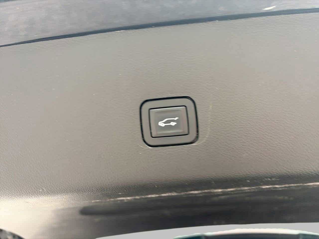 Used 2020 Chevrolet Traverse LT FWD image 8