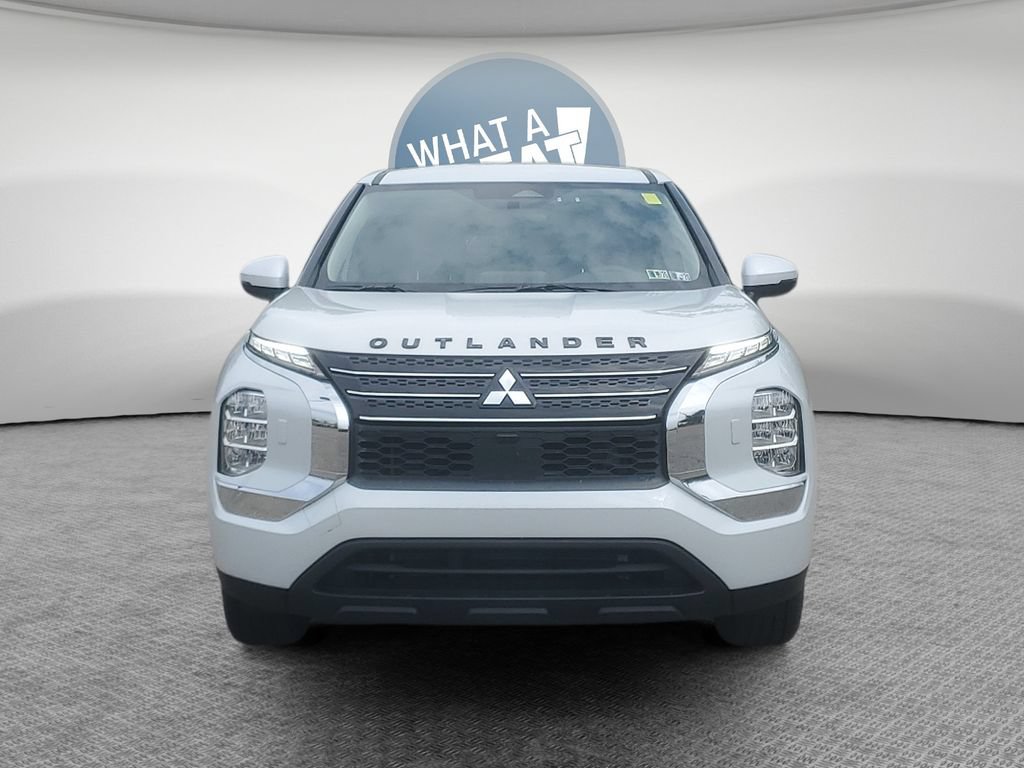 Used 2023 Mitsubishi Outlander ES AWD/4WD image 9