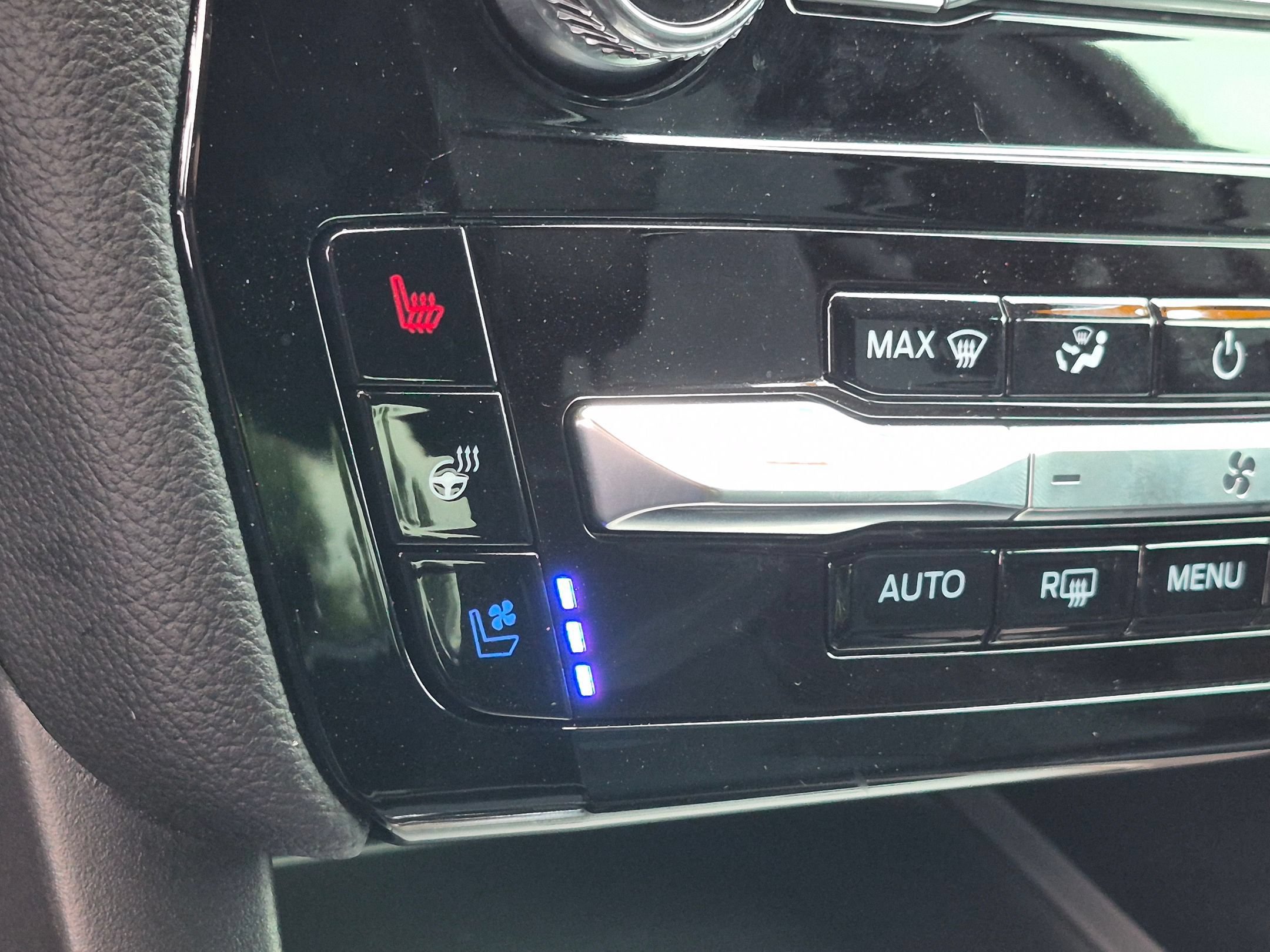 Used 2023 Ford Explorer ST w/ Equipment Group 401A AWD/4WD image 21