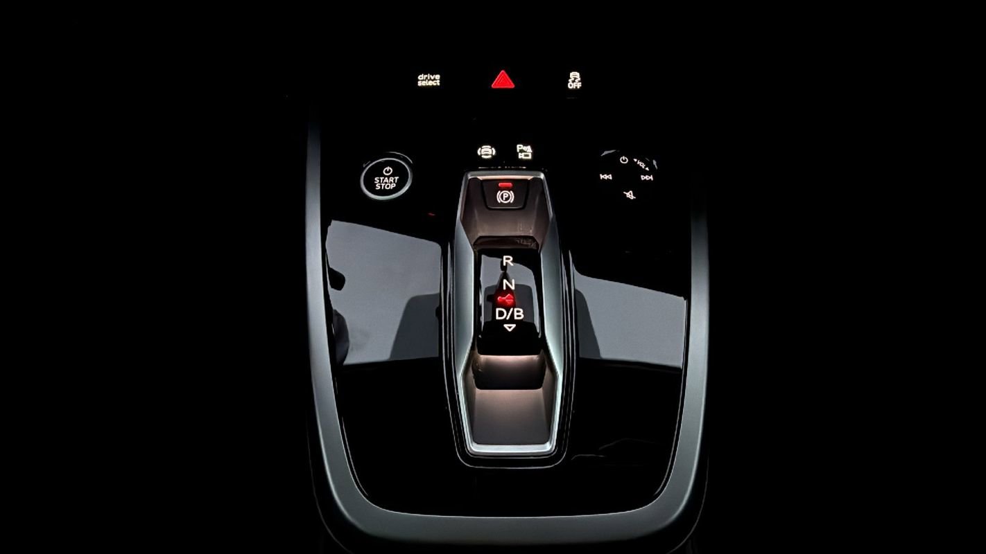 Used 2024 Audi Q4 e-tron Premium Plus w/ Premium Plus image 24