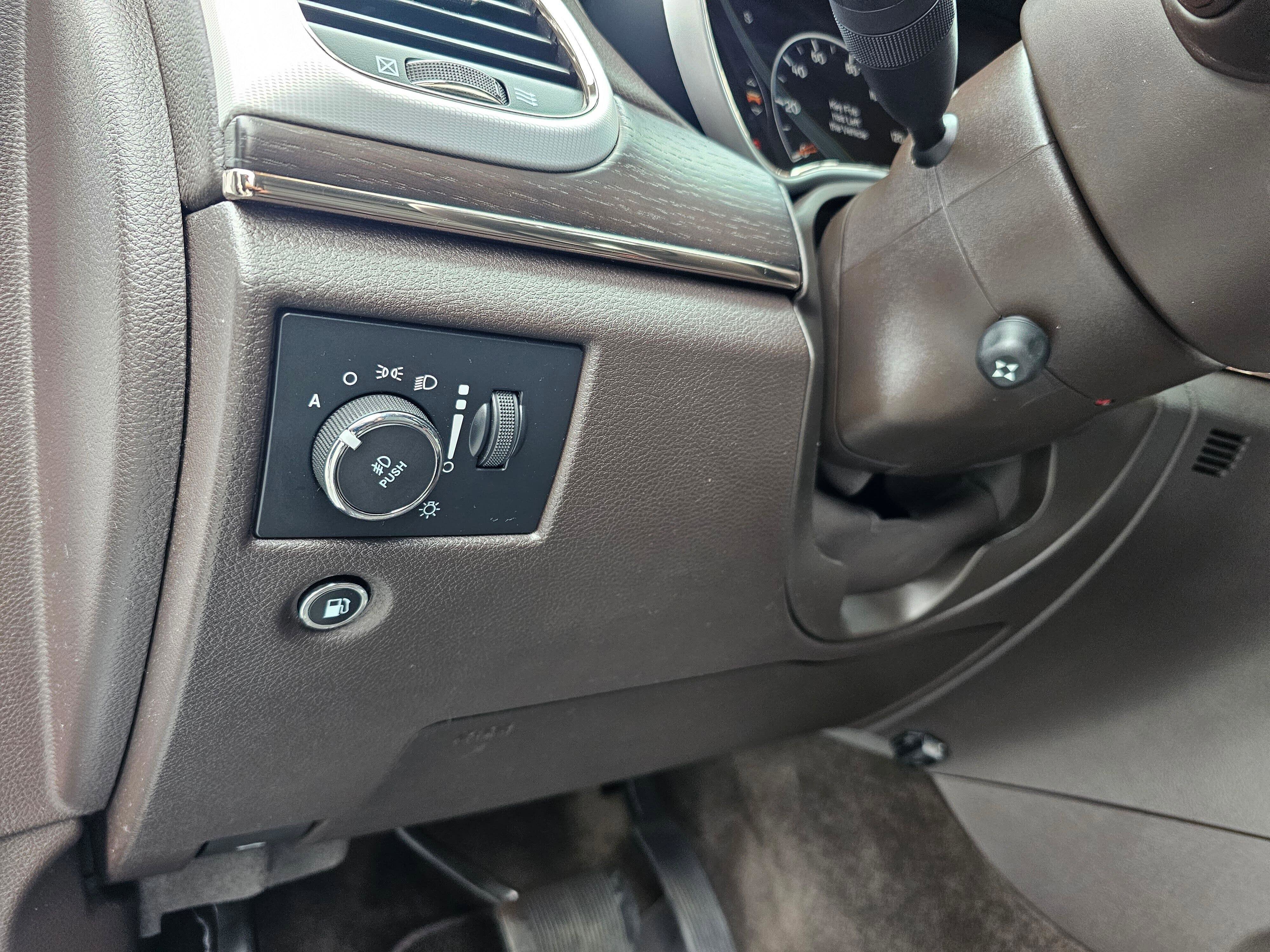 Used 2018 Jeep Grand Cherokee Summit w/ Skid Plate Group image 21