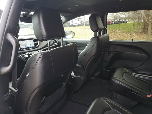 Used 2026 Chrysler Pacifica Select FWD image 27