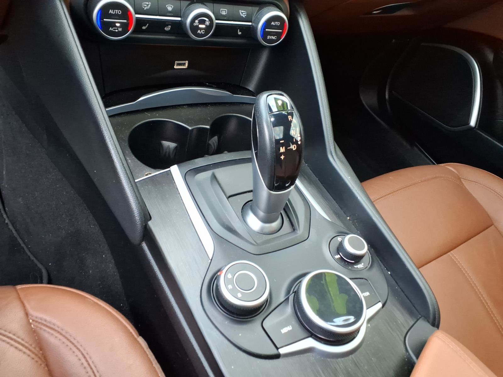Used 2018 Alfa Romeo Giulia AWD image 17