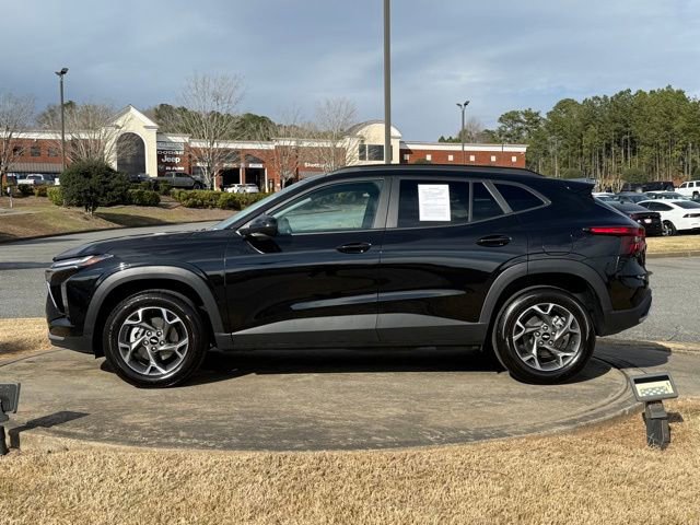 Used 2025 Chevrolet Trax LT FWD image 4