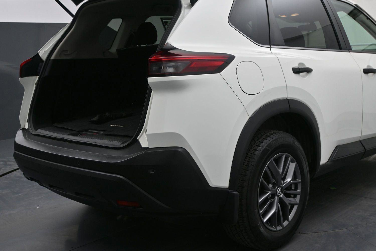 Used 2021 Nissan Rogue S AWD/4WD image 13