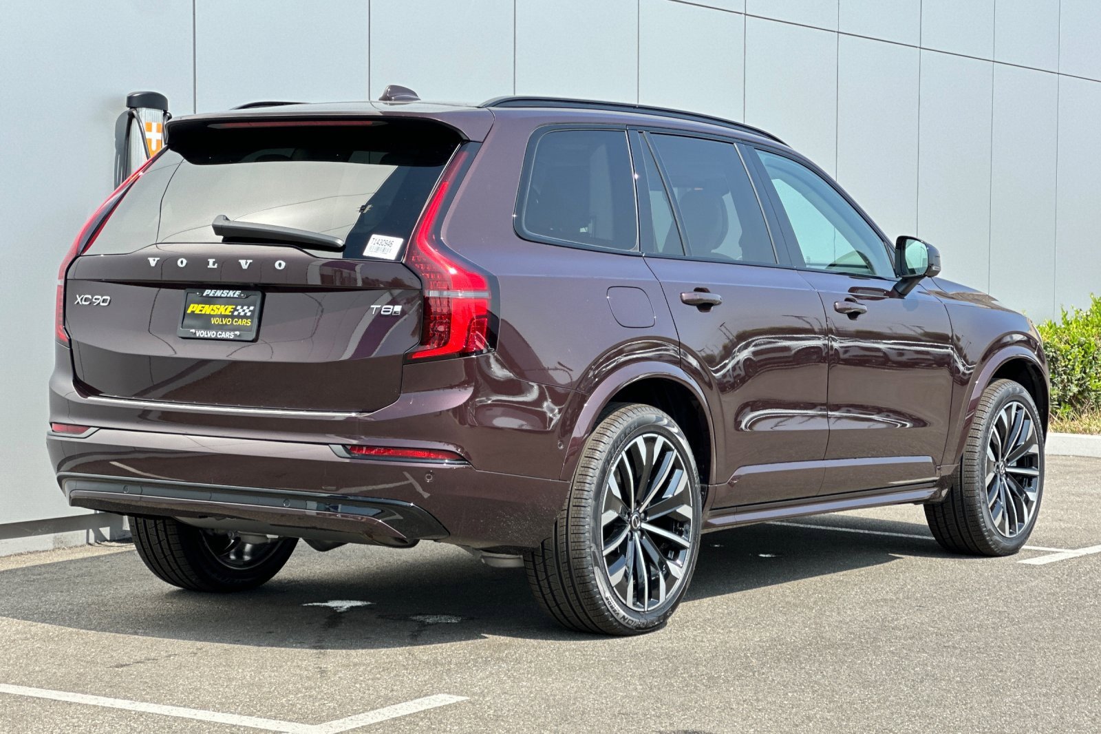 New 2026 Volvo XC90 T8 Ultra w/ Lounge Package image 5