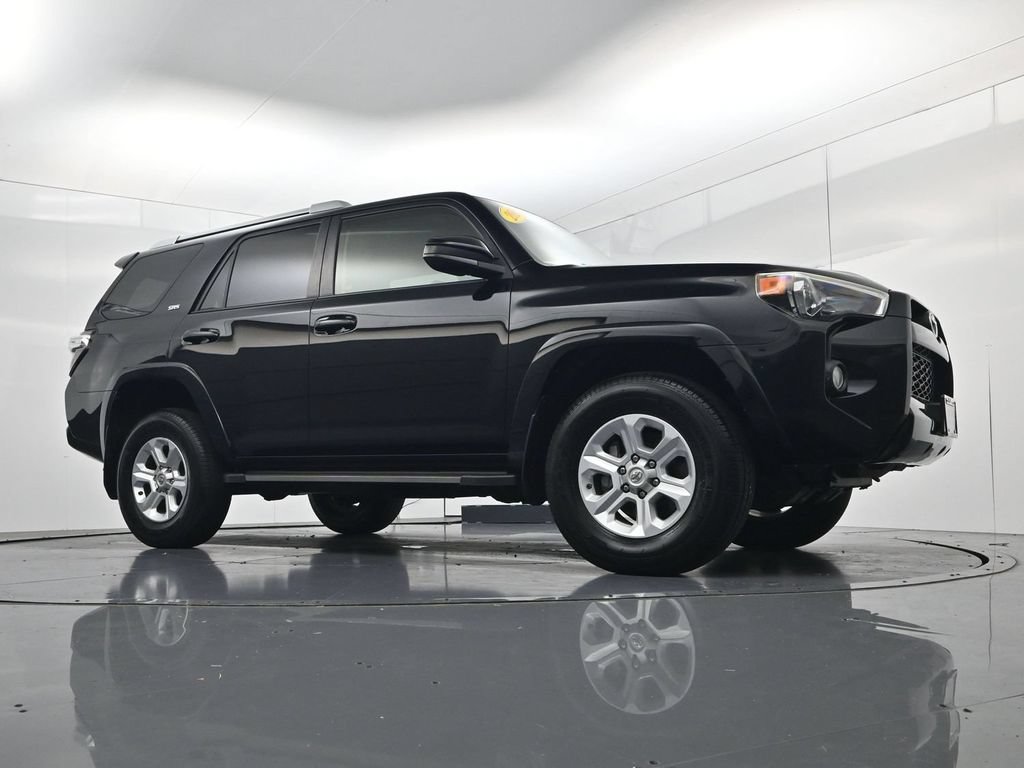 Used 2016 Toyota 4Runner SR5 AWD/4WD image 38