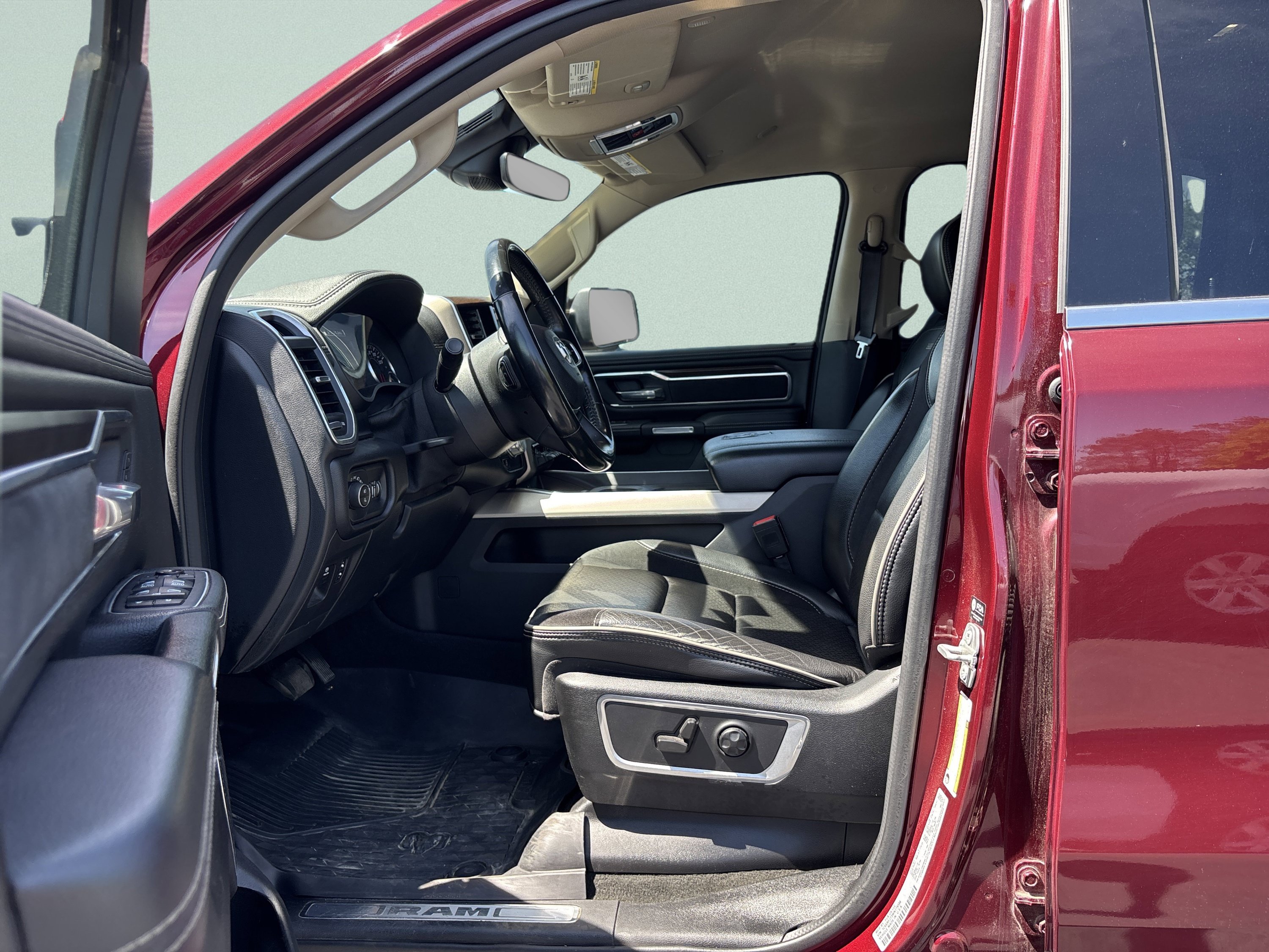 Used 2021 RAM 1500 Laramie AWD/4WD image 10