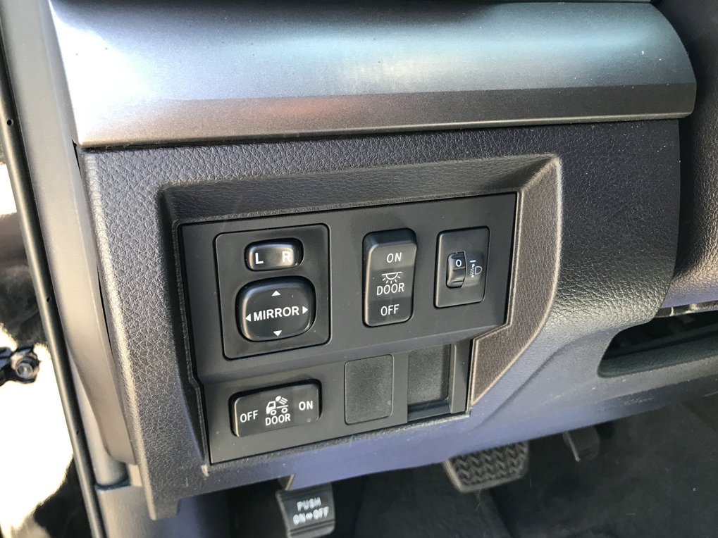 Used 2015 Toyota Tundra SR5 w/ SR5 Upgrade Package AWD/4WD image 15